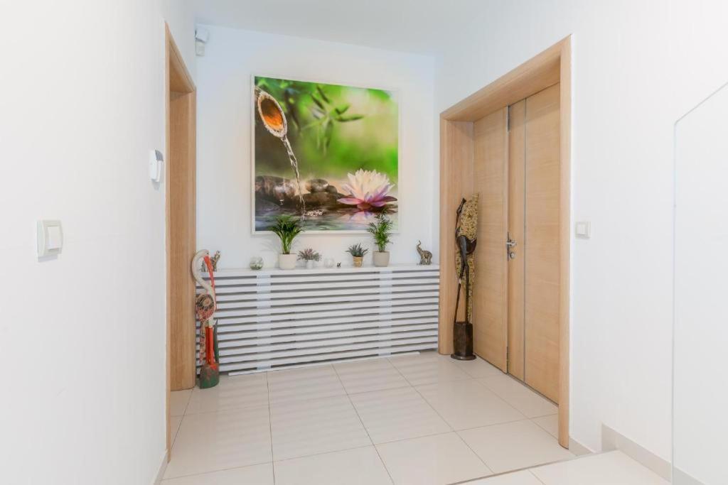 Lux Hedonistic Life Aparthotel Novi Sad Exterior photo